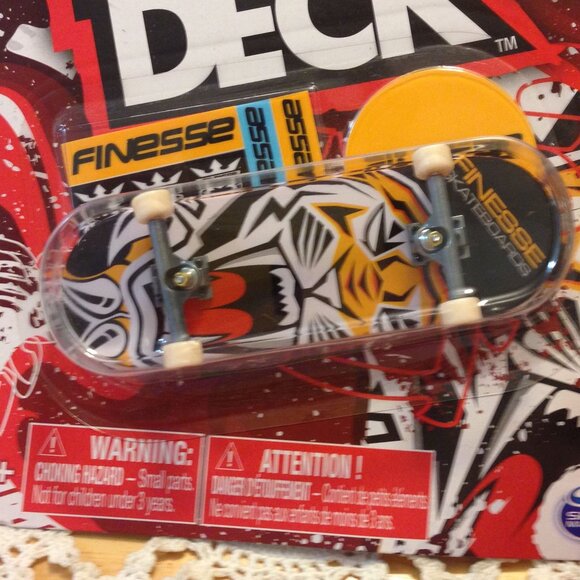 Tech Deck Finesse Steeze Spin Master Series Fingerboard Collectible, Rare - Picture 2 of 3